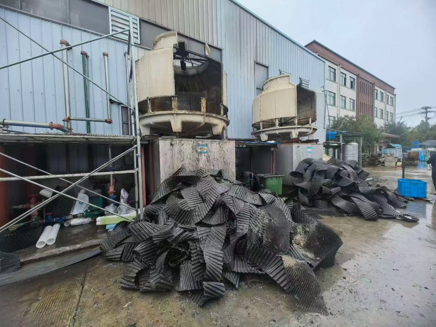 Industrial cooling tower fill replacement